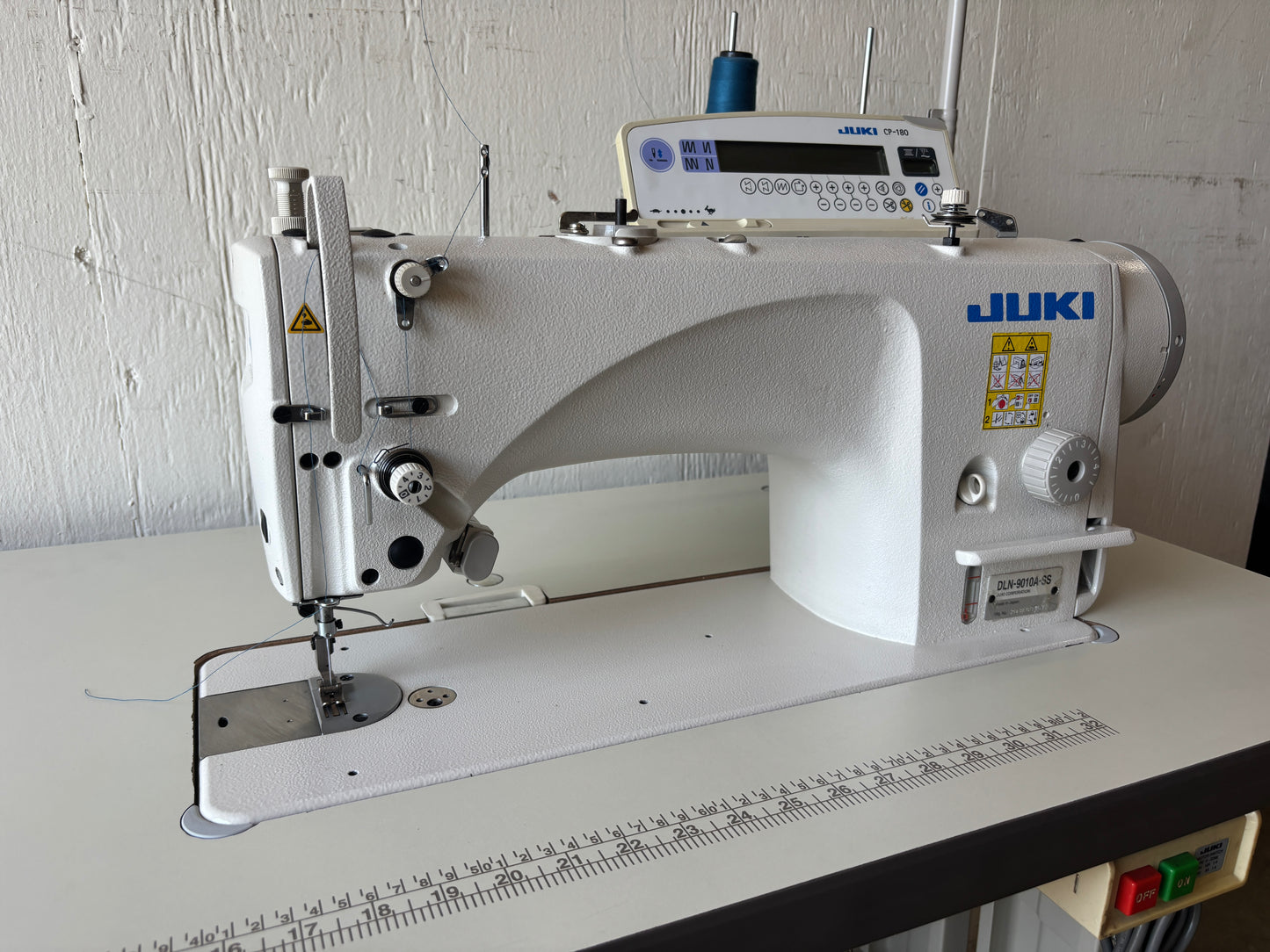 Pre-owned Original JUKI DLN-9010A-SS High Speed Needle Feed Automatic Sewing Machine