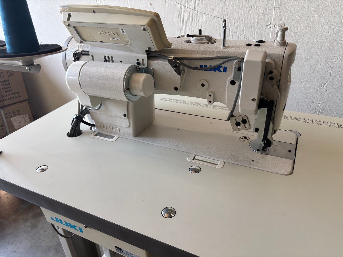 Pre-owned Original JUKI DLN-9010A-SS High Speed Needle Feed Automatic Sewing Machine