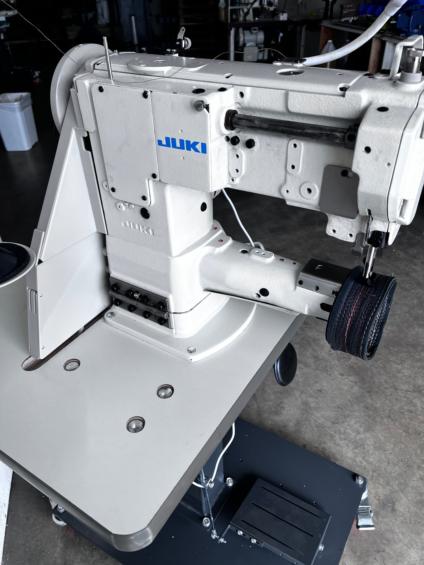 JUKI LS 1341 Sewing Machine Head With 750W Servo Motor