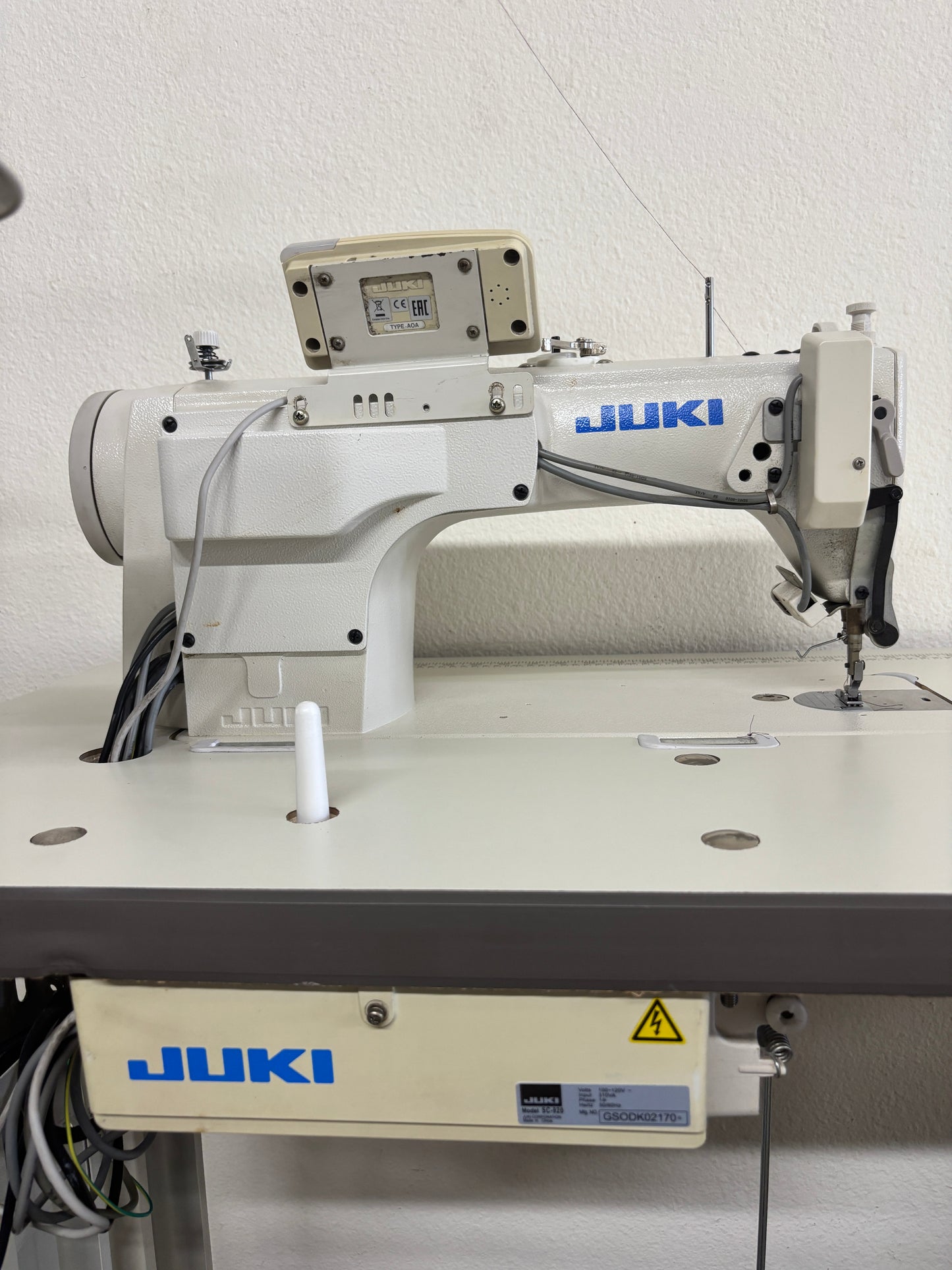 JUKI DDL-9000B-SS pre-owned Direct drive single needle sewing machine