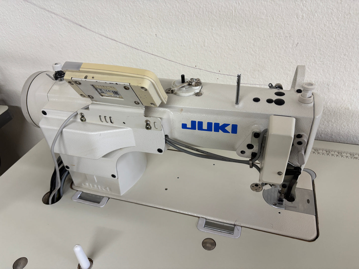 JUKI DDL-9000B-SS pre-owned Direct drive single needle sewing machine
