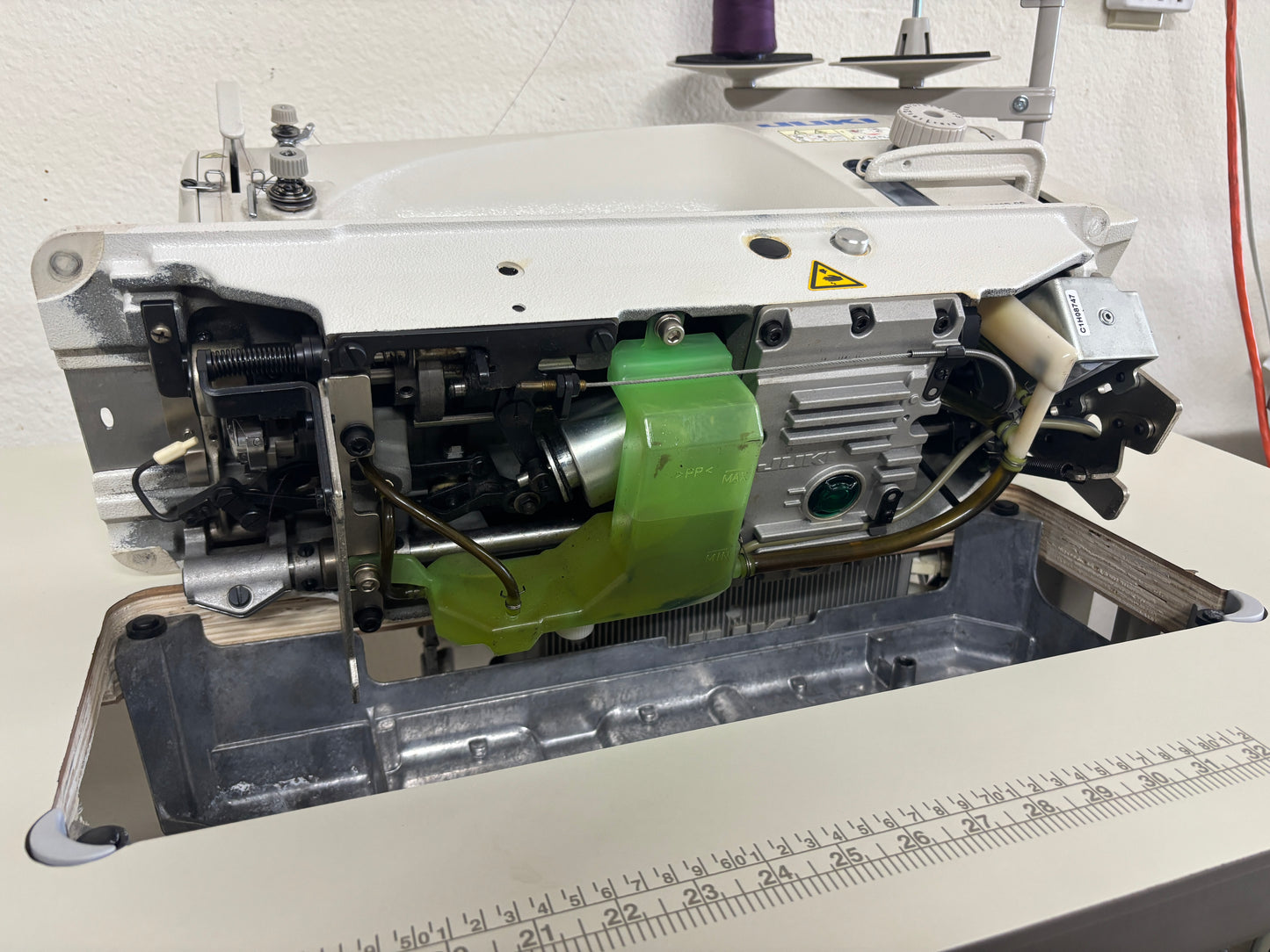 JUKI DDL-9000B-SS pre-owned Direct drive single needle sewing machine