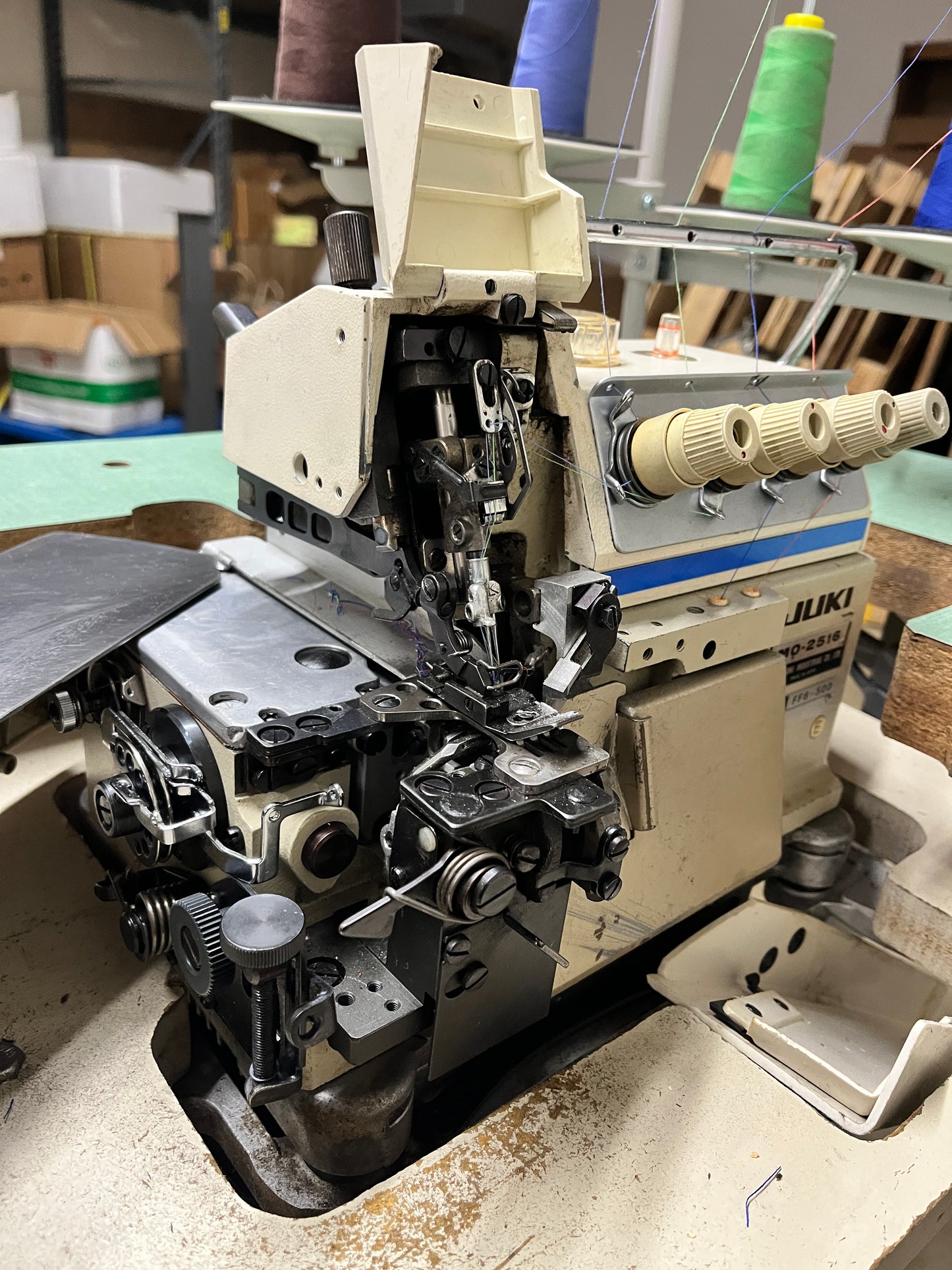 JUKI MO-2516 4/5 THEAD OVERLOCK SEWING MACHINE