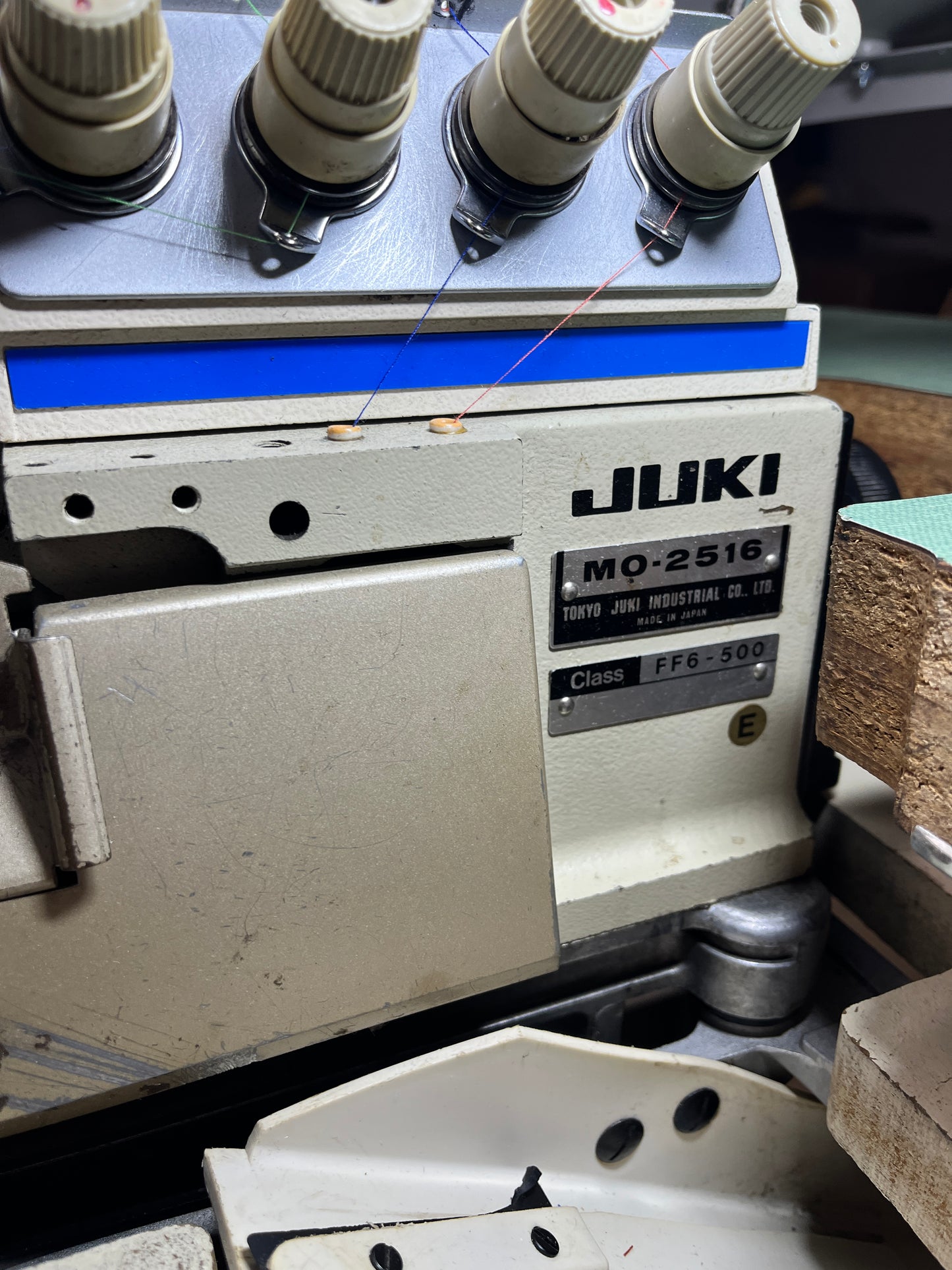 JUKI MO-2516 4/5 THEAD OVERLOCK SEWING MACHINE