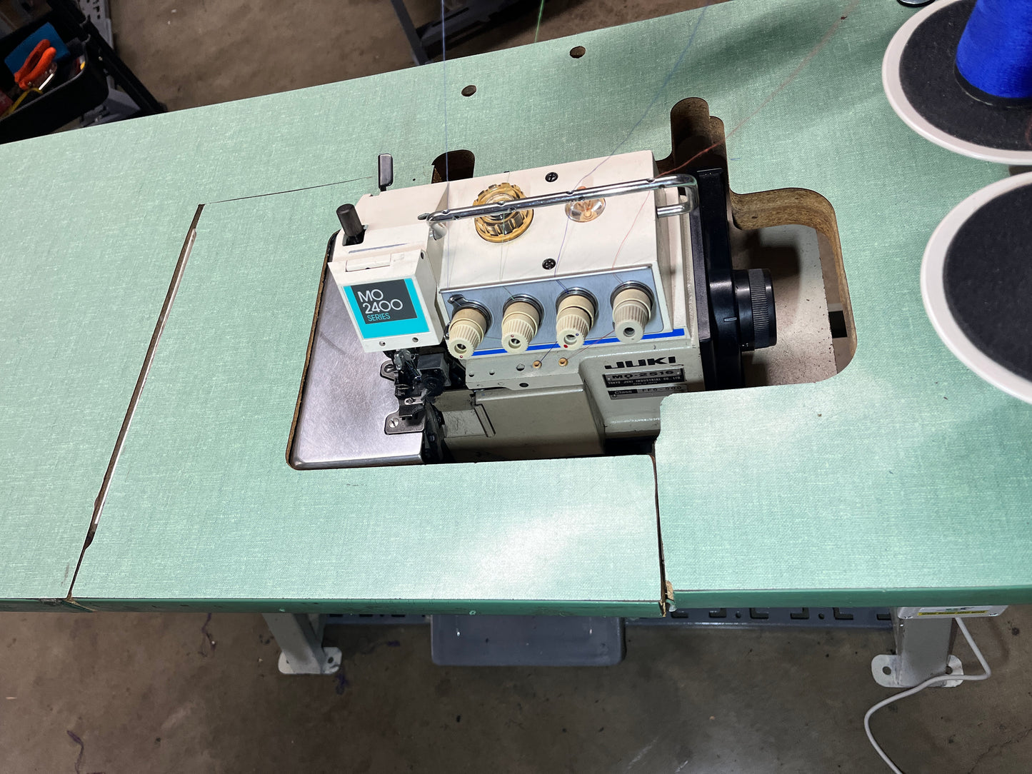 JUKI MO-2516 4/5 THEAD OVERLOCK SEWING MACHINE