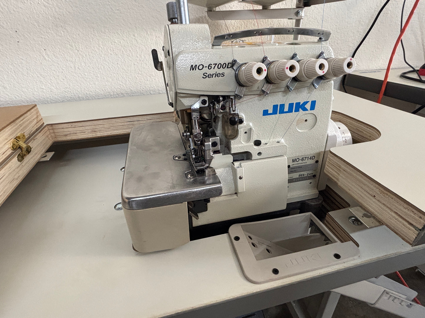 Pre-owned Original Juki MO-6714D Overlock Sewing Machine