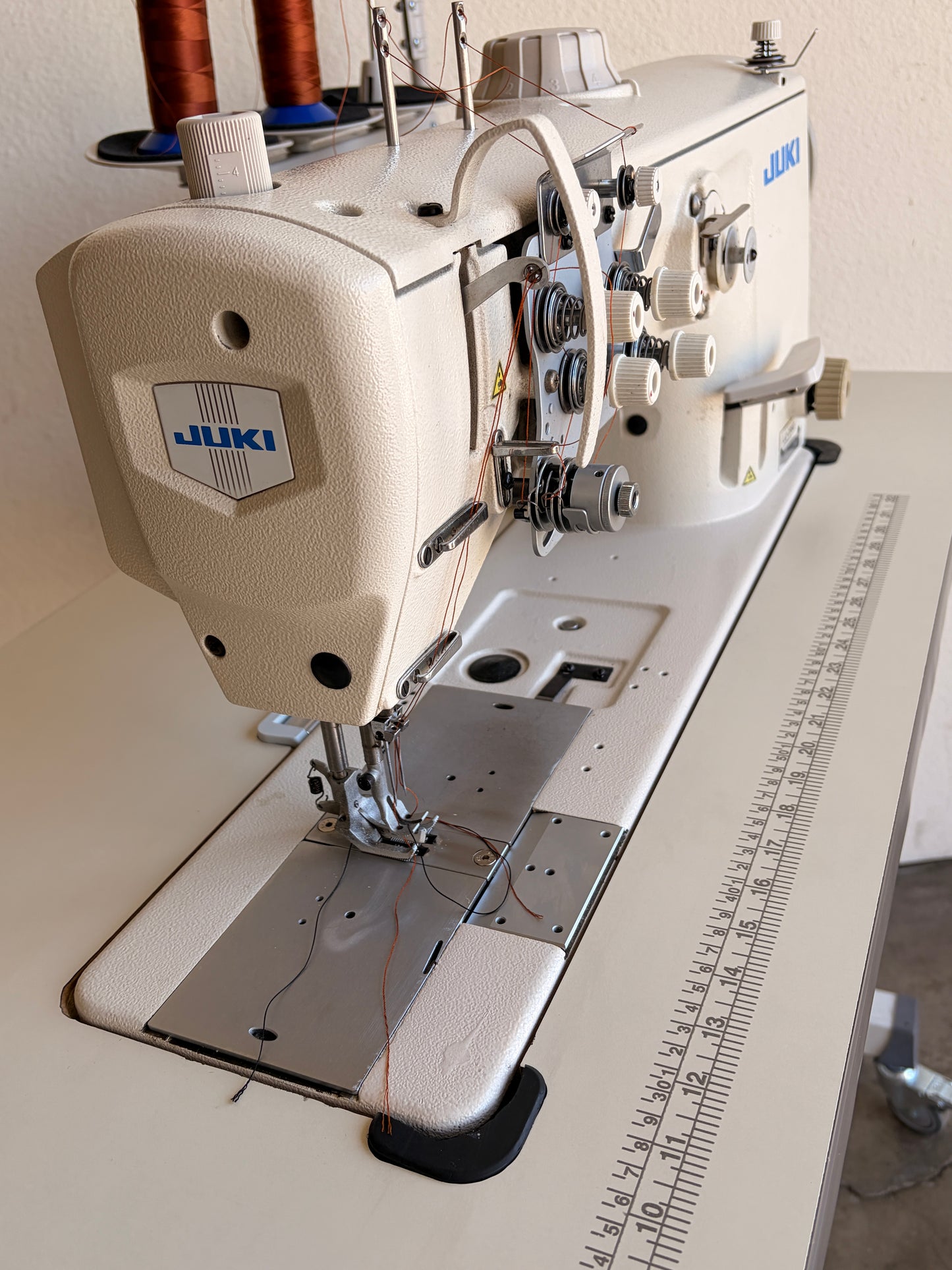 Pre-owned JUKI LU-2860 Double Needle Walking Foot Sewing Machine