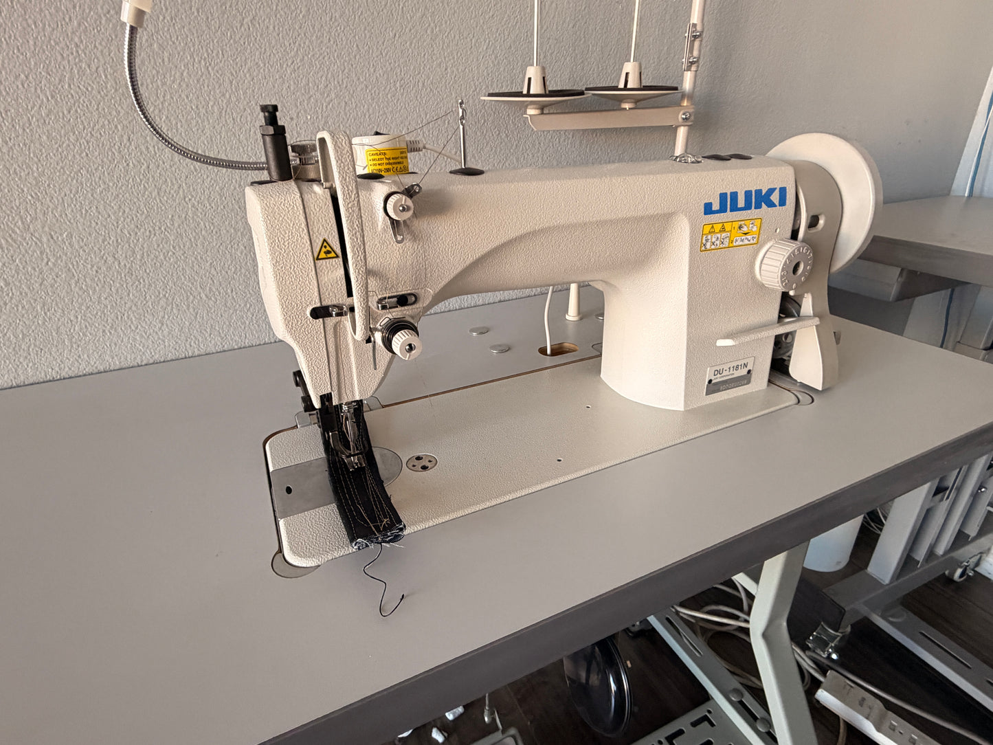Brand New JUKI DU 1181N Top-Bottwn Feed Sewing Machine