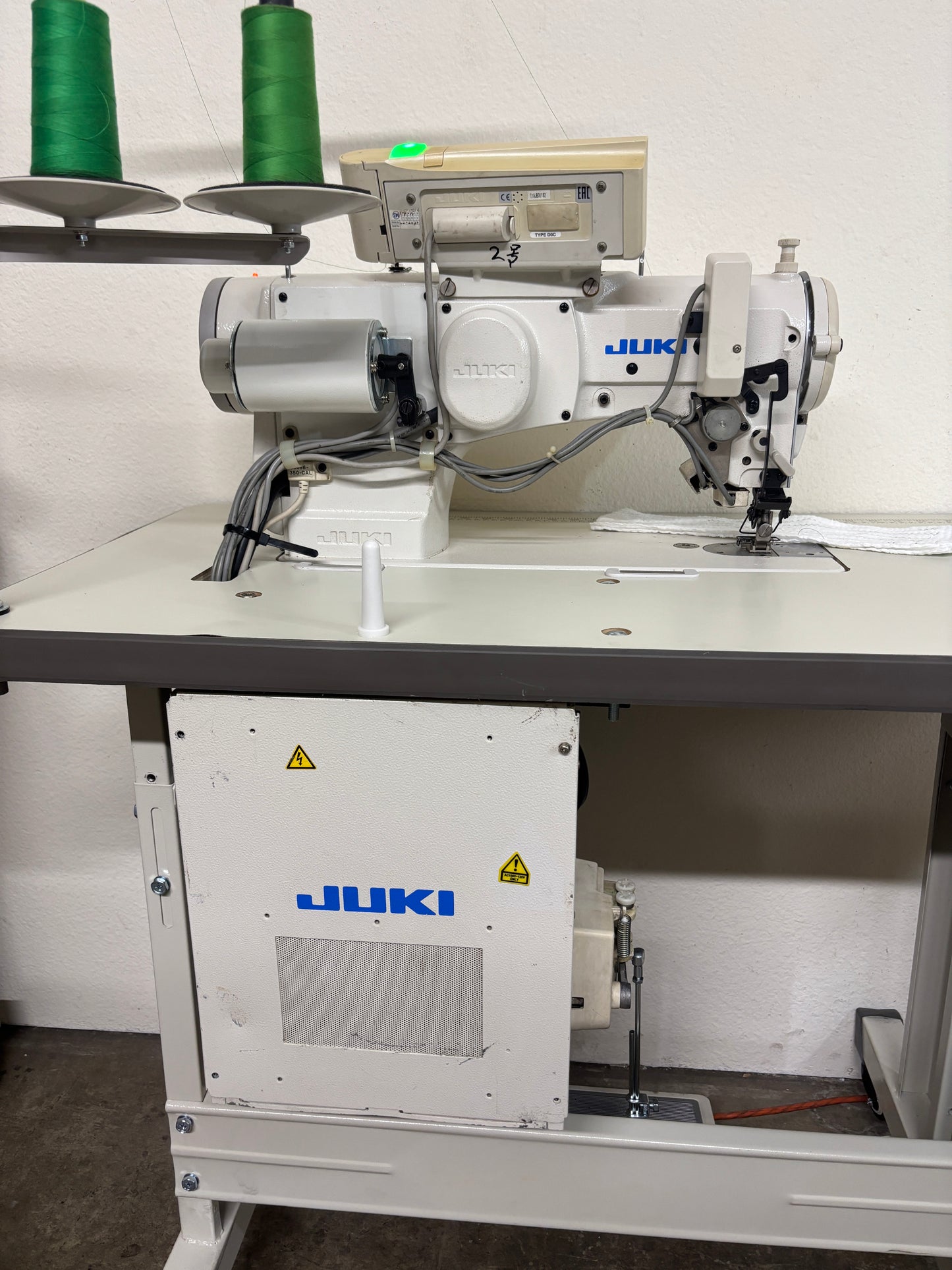 Pre-owned Original JUKI LZ-2290A-SS-7 Fully automatic zig-zag sewing machine